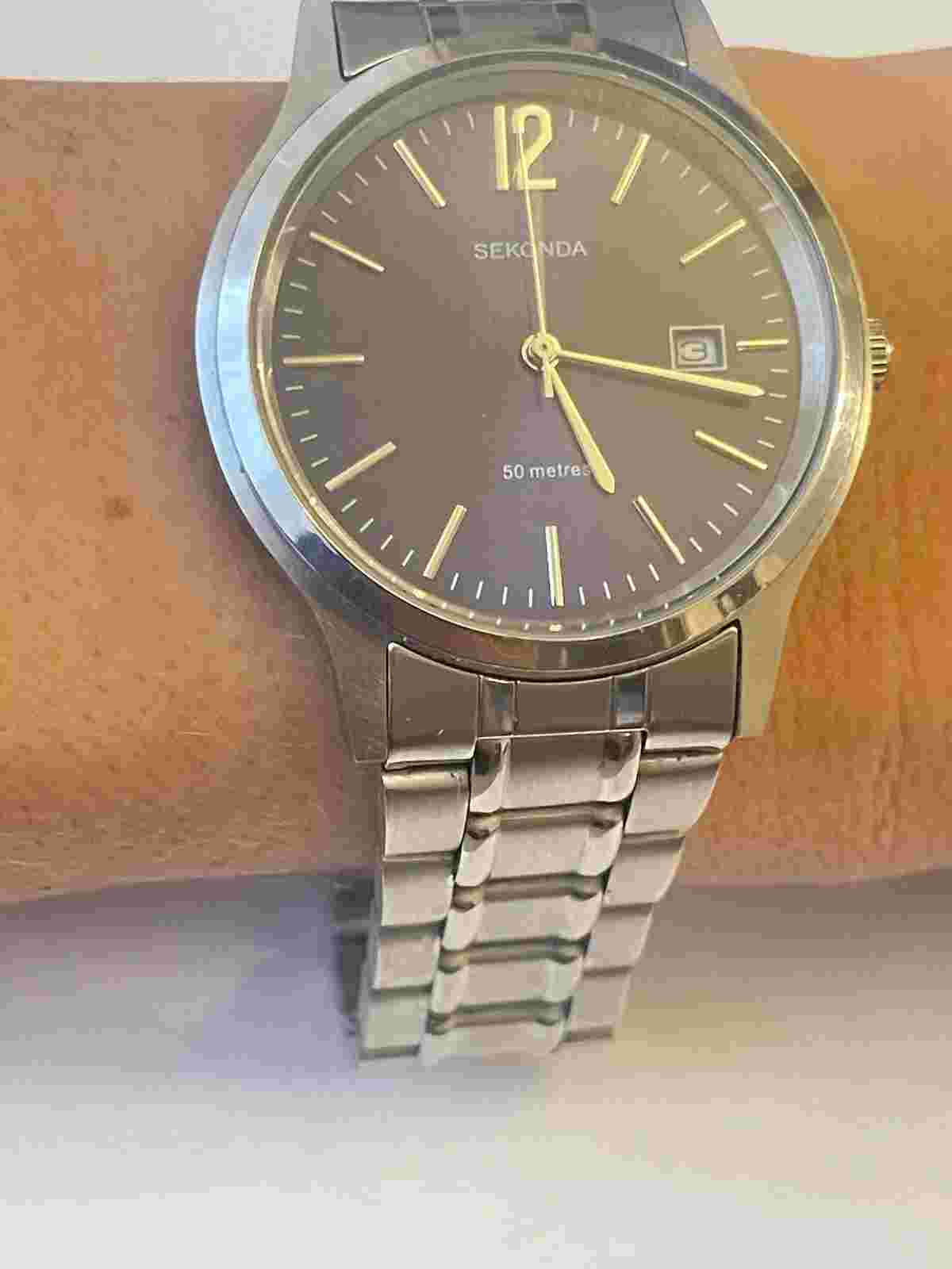 Sekonda watch N3728 Men's Quartz with Steel Band 38MM Wrist Silver Tone Date