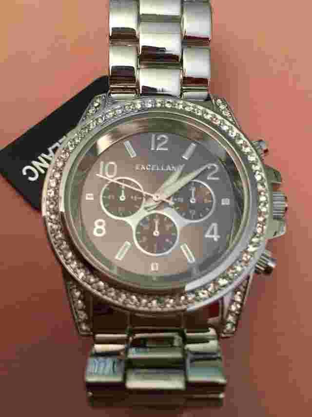 WRISTWATCH: Silver. EXCELLANC. BNWT. Stonework Detail.