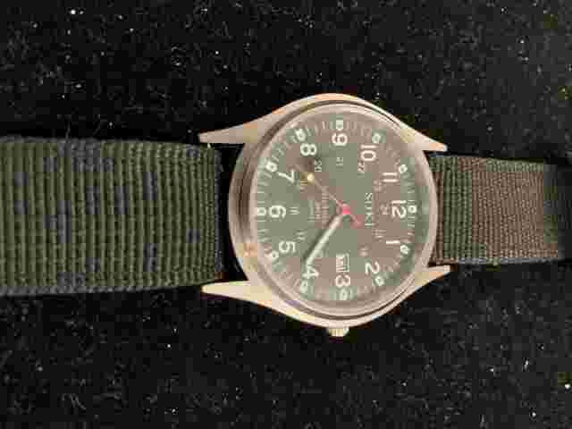 New men's black easy-to-read military dial calendar quartz wristwatch