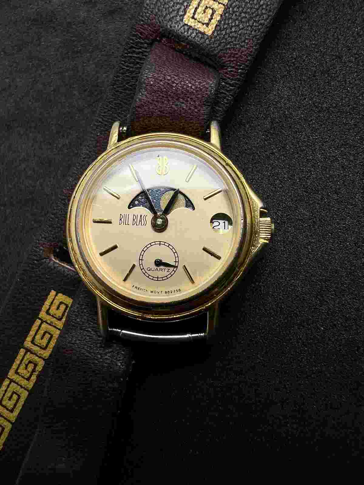 Vintage BILL BLASS 26mm Women’s Moon Phase Sub Second Date Quartz Watch Gold
