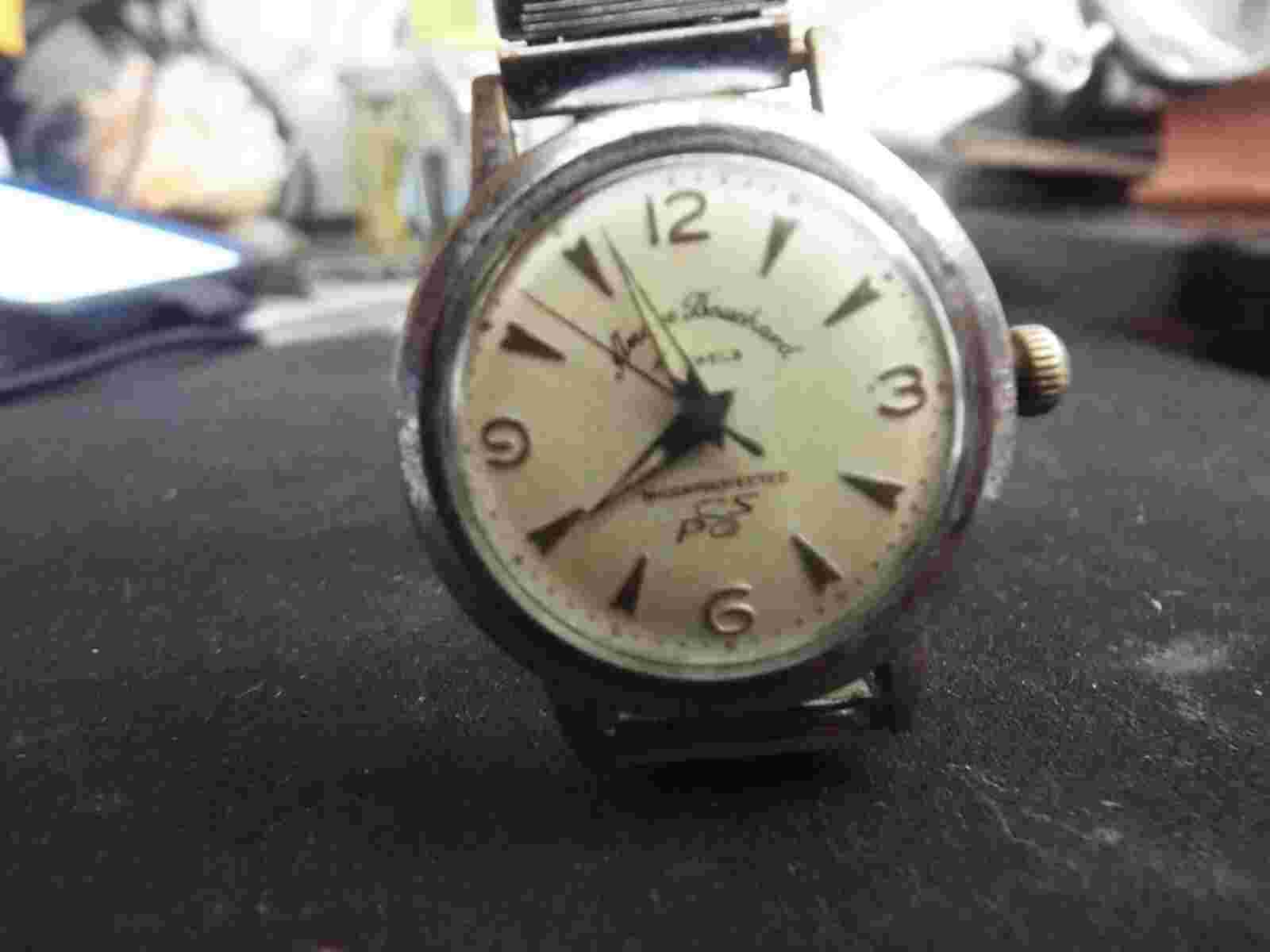 VINTAGE ANDRE BOUCHARD PSS INCABLOC 21 Jewels MENS WATCH - RUNS