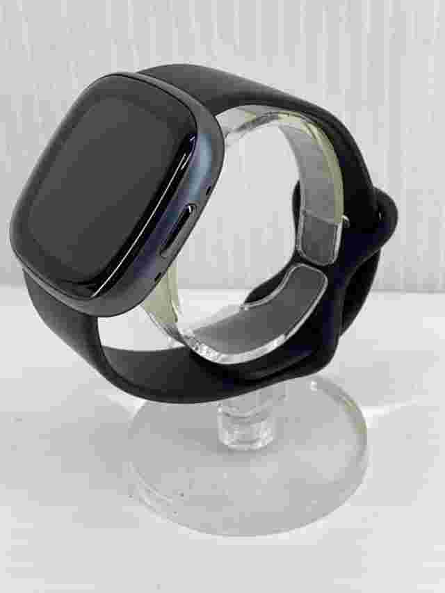 Fitbit Smartwatch Digital Fitness Tracker Black Sleek Near Mint JAPAN
