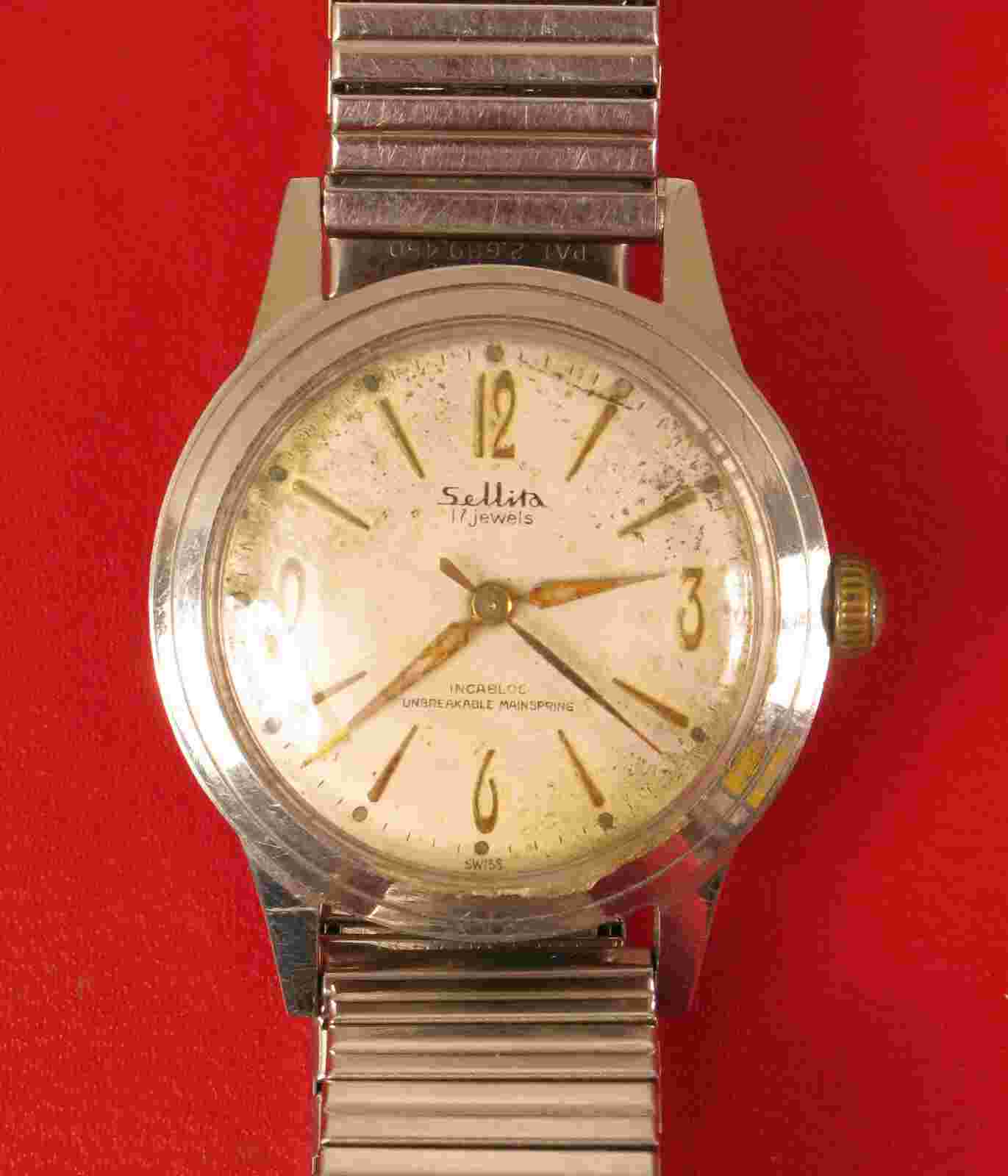 VINTAGE SELLITA SILVER TONE WATCH WRISTWATCH WORKING !!