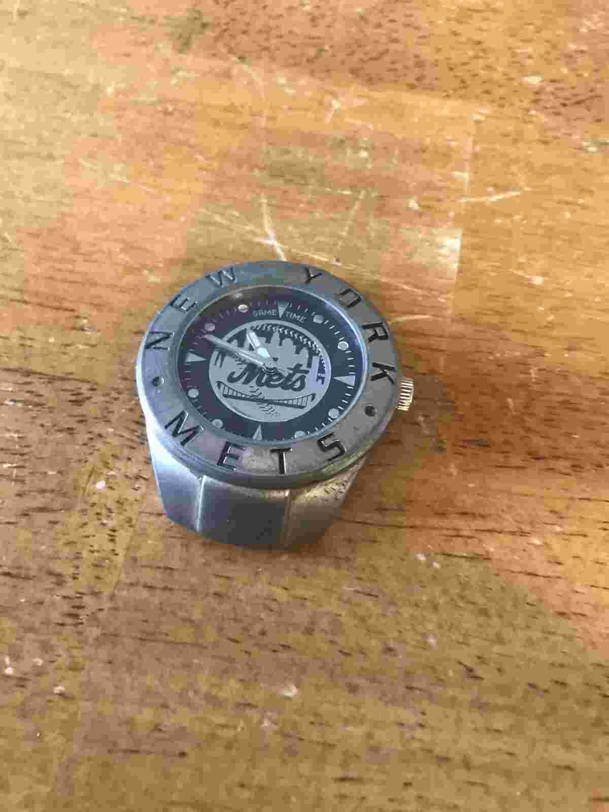 VINTAGE NEW YORK METS WATCH NO BAND NICE OLD PIECE