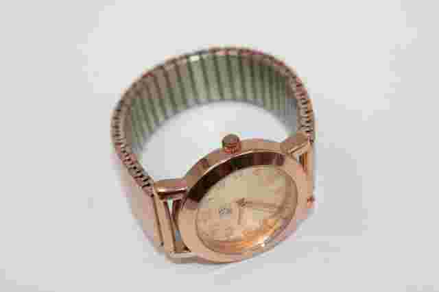 NY&C WOMEN'S WRIST WATCH CLEAN NEEDS BATTERY FLEX BAND