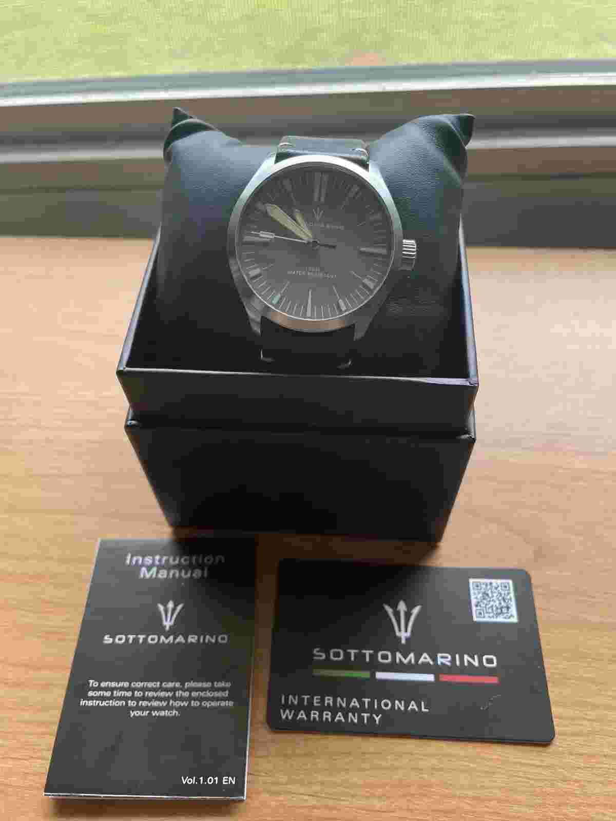 Sottomarino Colonnelo ST-7000-03 Gray Dial 41 mm Quartz w Black Leather