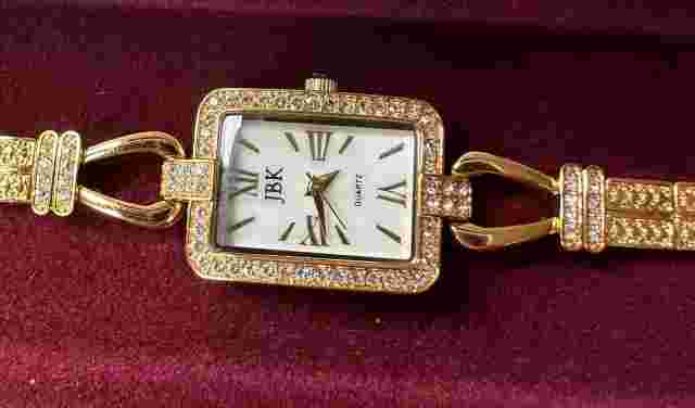 VINTAGE JACQUELINE KENNEDY GOLD TONE WATCH CAMROSE KROSS NEEDS BATTERY
