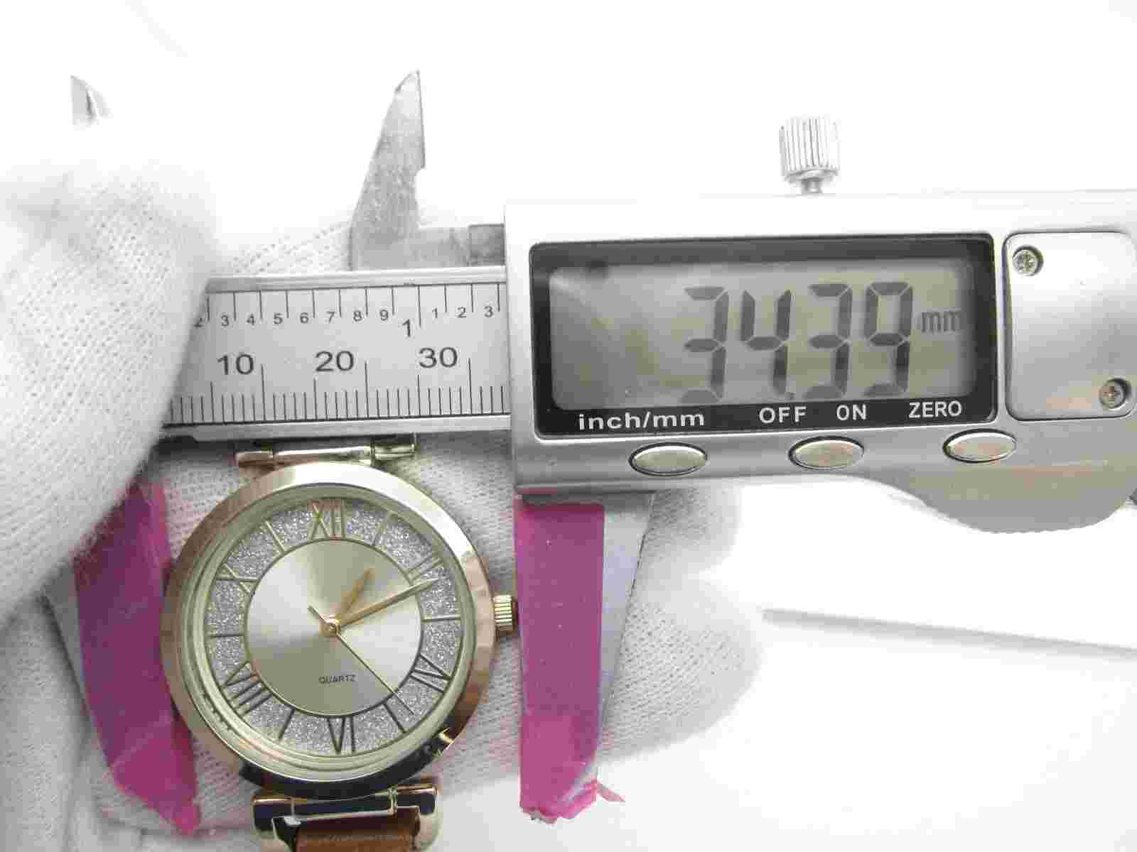 Women's Charming Charlie  Quartz WR Analog 34mm Dial Causal Round Watch (F86)