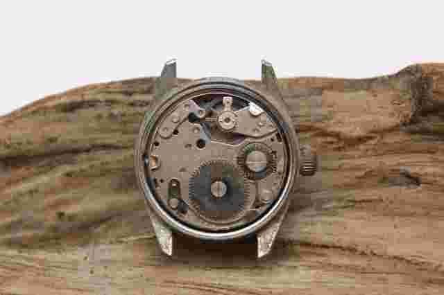 NELSON SWISS WATCH 32.3mm 16.5mm LUG FOR SPARES OR REPAIR (F4J)