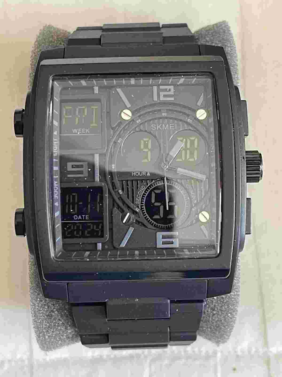 lot of 12 Mens watches, Fun  Pieces. One Is Solar I Have To Many Watches