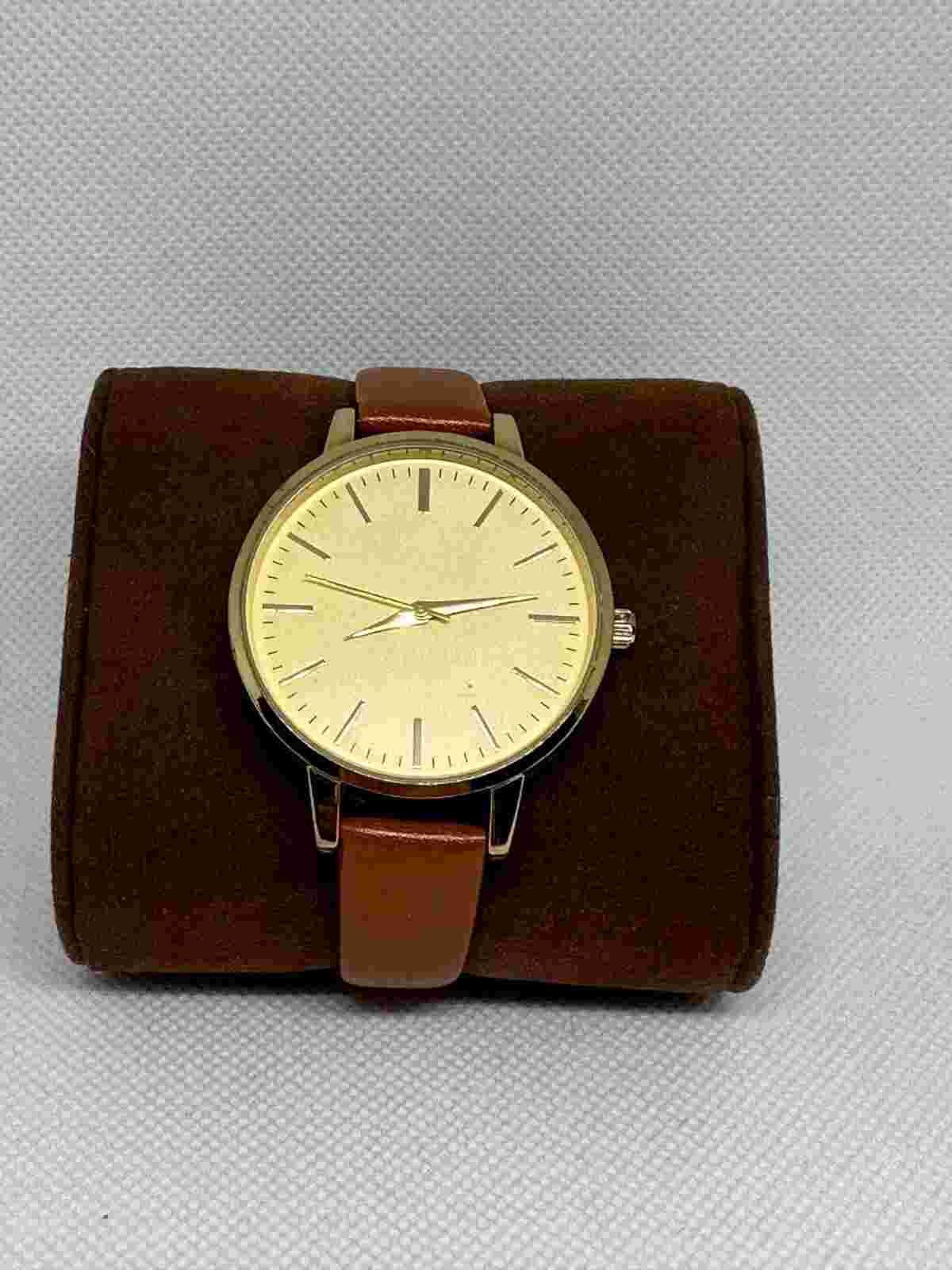 Women's H&M Quartz Analog Round Watch H & M 331710
