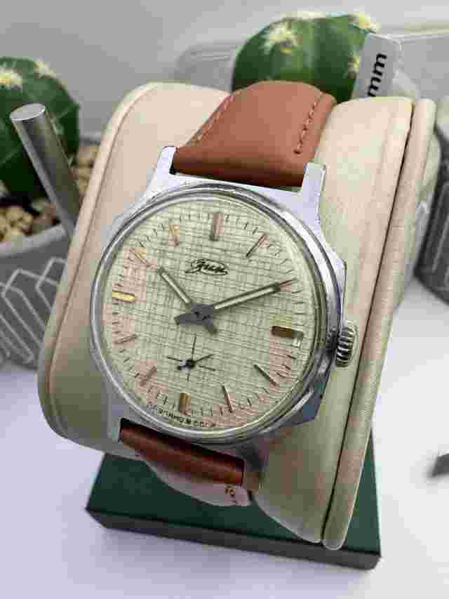 Authentic POBEDA ZIM Vintage Mechanical Soviet USSR Serviced Watch