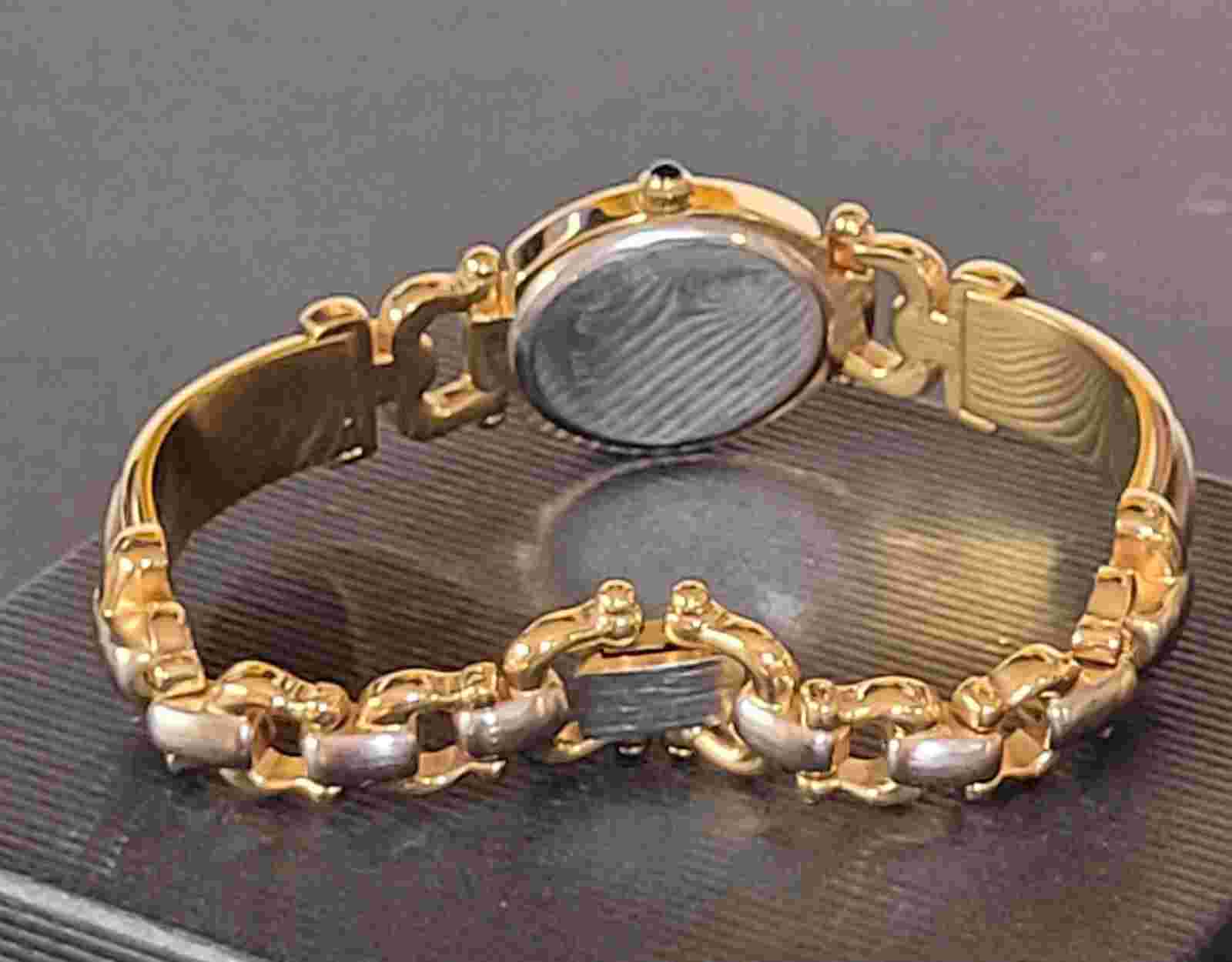 Vintage Avalon Ladies Wristwatch Gold And Silver Tone. Delicate. Working Battery