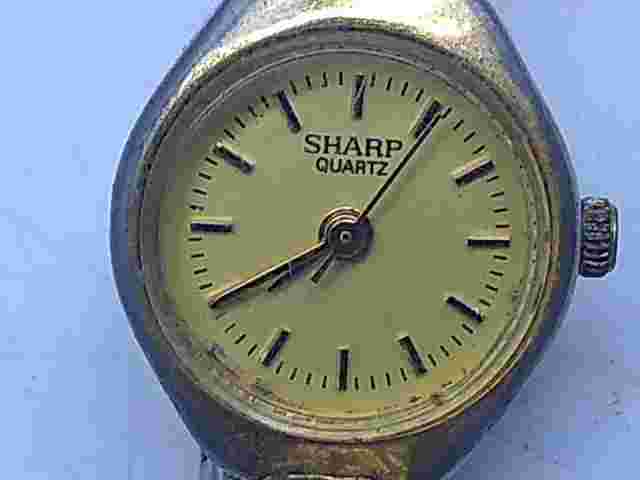 Sharp Quartz Women's Gold Expanding Wristwatch Japan Analog Movement