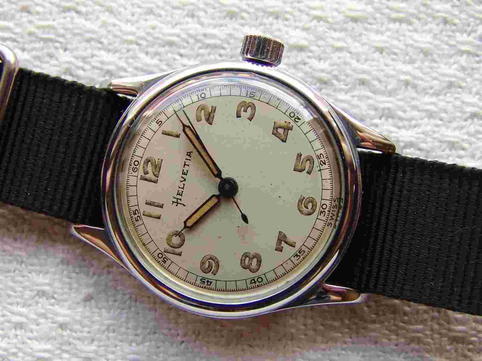 MEN'S WWII period HELVETIA General MILITARY WRISTWATCH vintage good condition