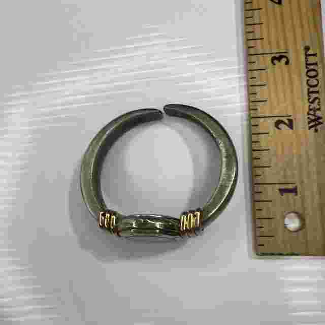 BECORA Quartz Japan Two Tone Cuff V3019 Japan Stainless Retro Watch Untested