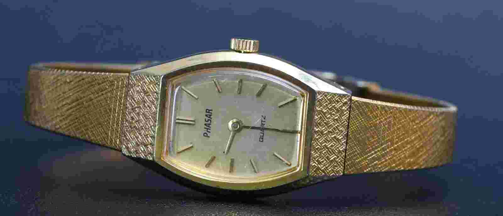 Sears Phasar Quartz Y482-5210 Ladies watch 18mm Not WorkingParts or Repair