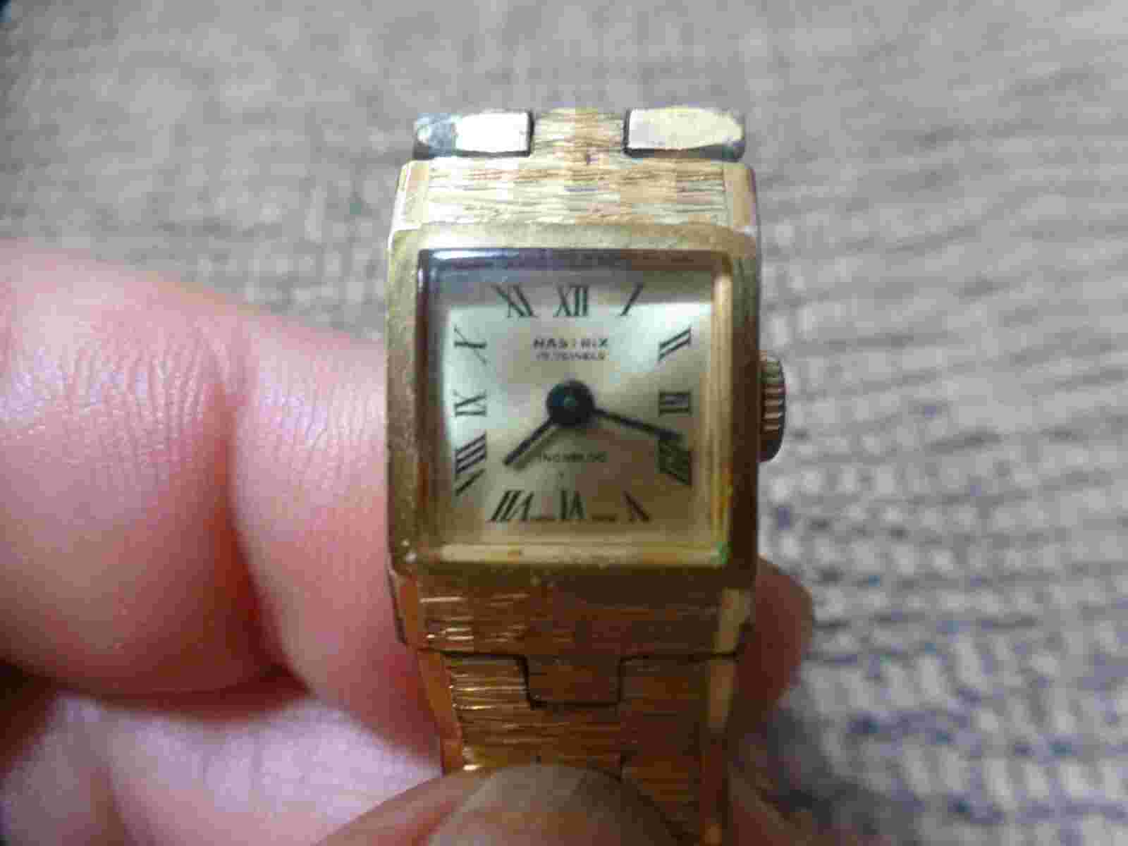 Vintage Art Deco Nastrix Ladies Wristwatch 17 Jewels Gold-Tone w/ Original Band
