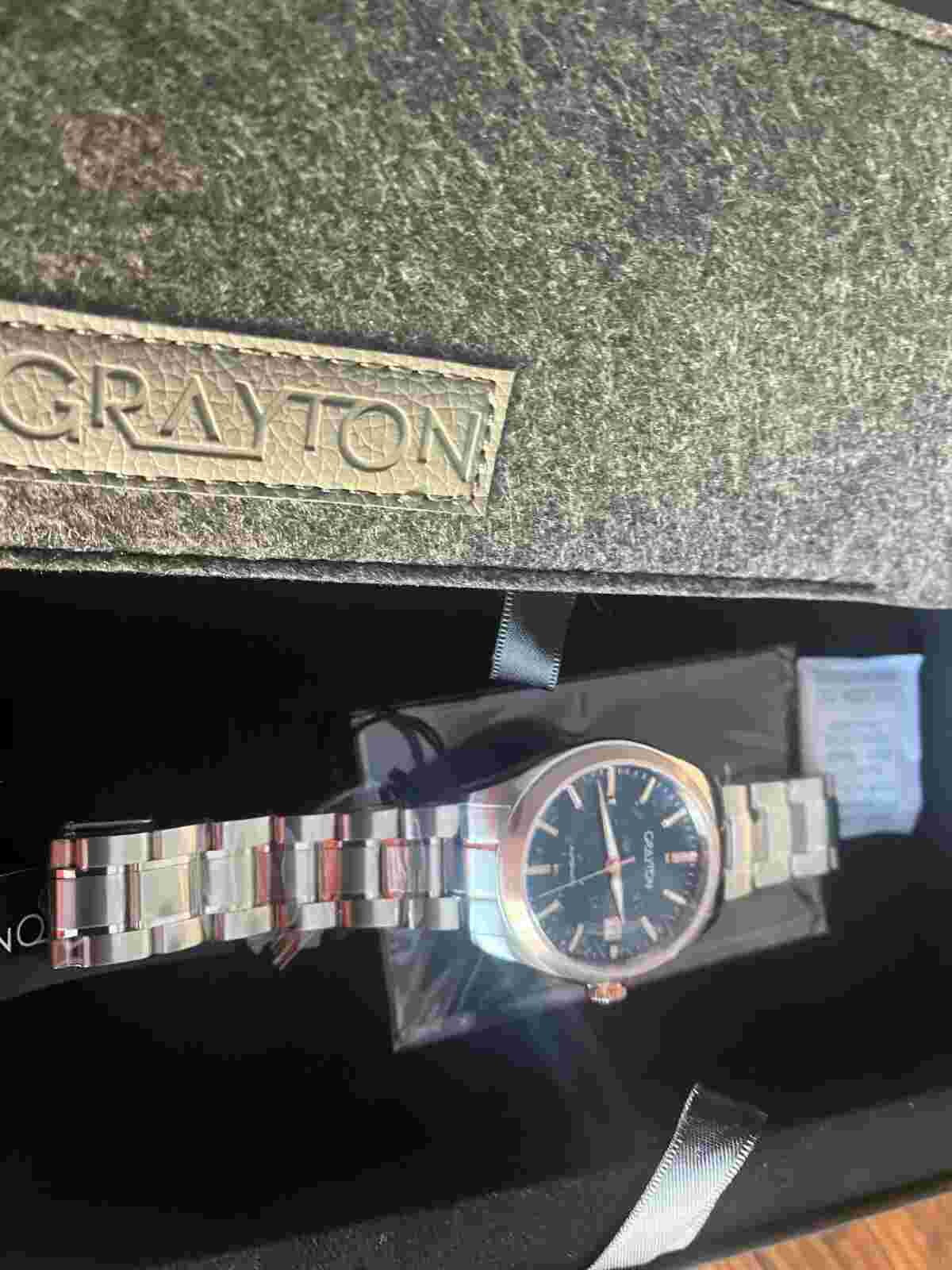 Grayton Mens Watch New in Box Wristwatch