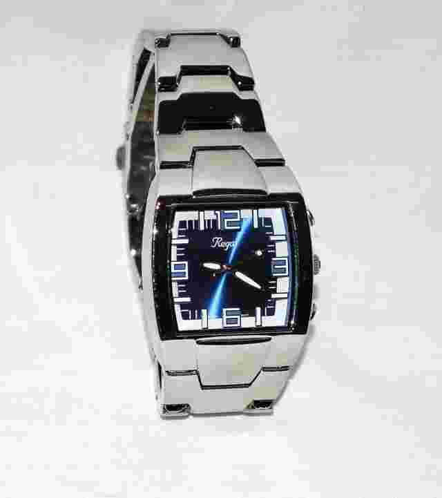 Regal Model R11694 - Wrist Watch - New Battery - FREE Shipping Within USA