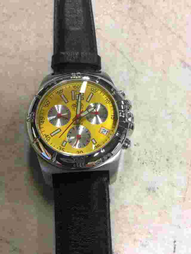 NEW SUG 3759-214 MENS WATCH WATER RESISTANT TO 30 METERS WITH QUARTZ MOVEMENT