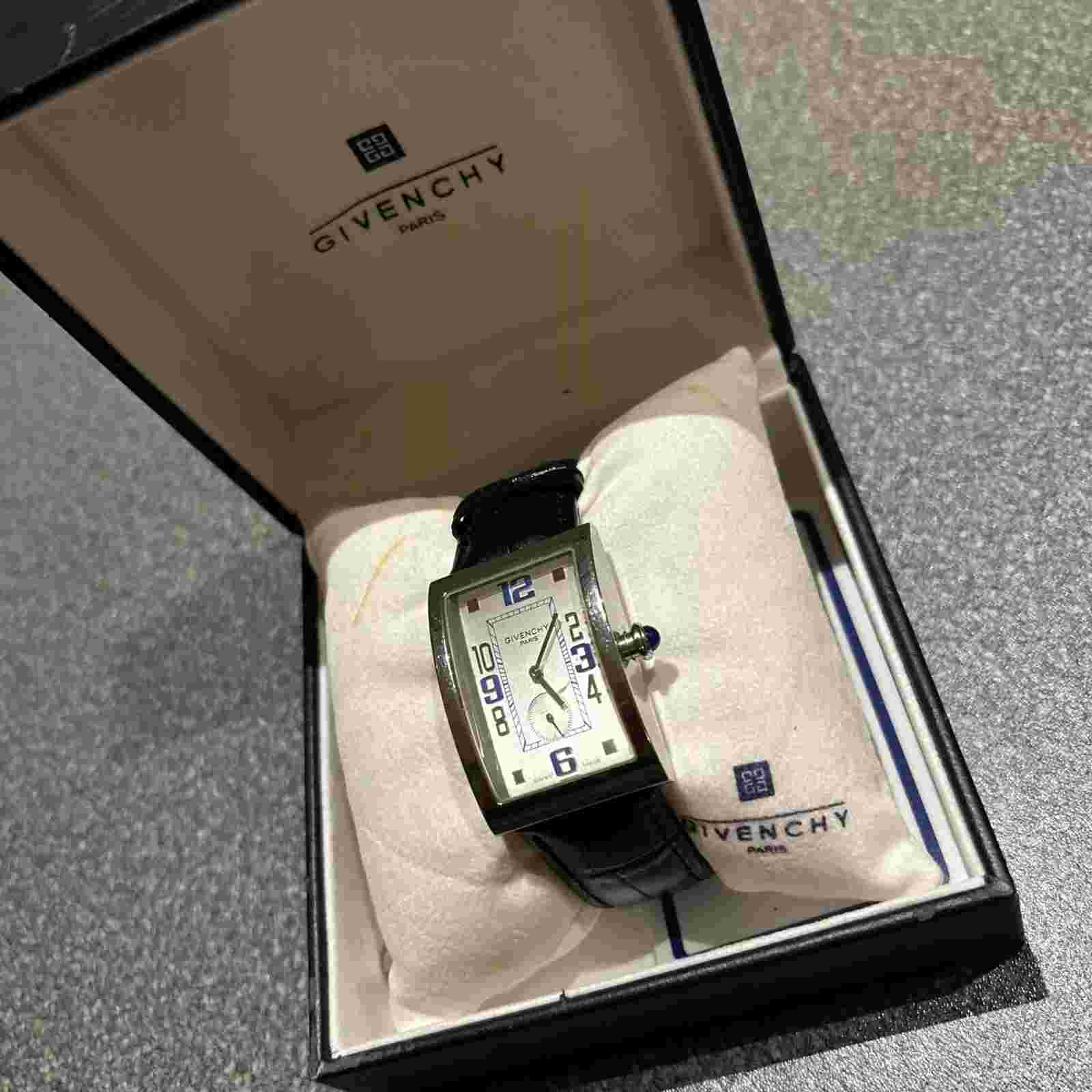 Givenchy Parabolic 2002 Luxury Swiss Made Mens Watch Boxed And Papers