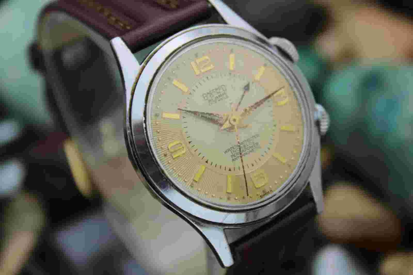 Vintage ACCRON Bond Alarm 17 Jewel Hand Wind Alertic Men's Dress Watch