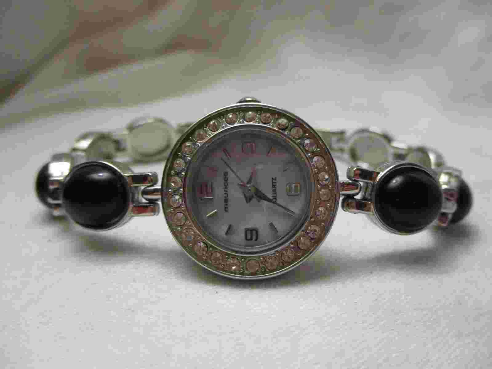 Maurices Analog Wristwatch with Quartz Movement