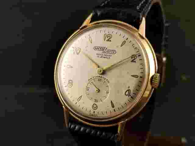 18ct Gold Case. Vintage Charles Nicolet Watch. 17 Jewels. 37mm. Fully Working.