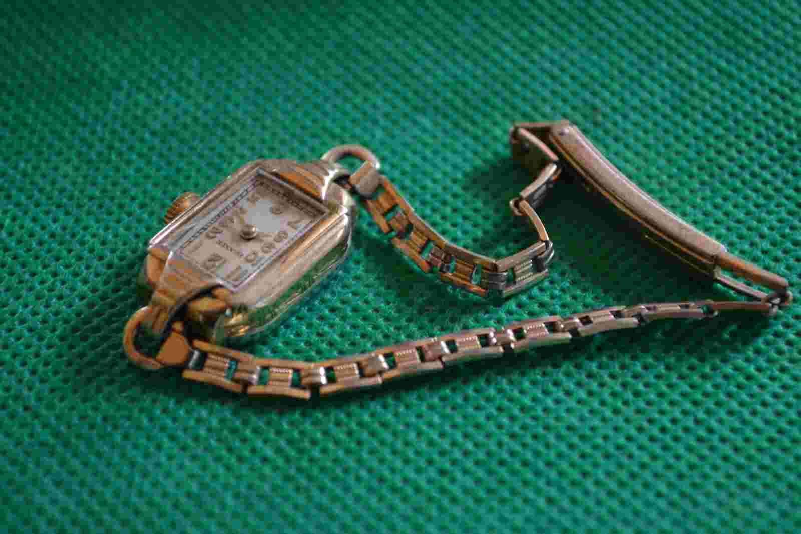 BANNER  LADIES WRISTWATCH GOLD FILLED FROM FIFTIES  WORKS