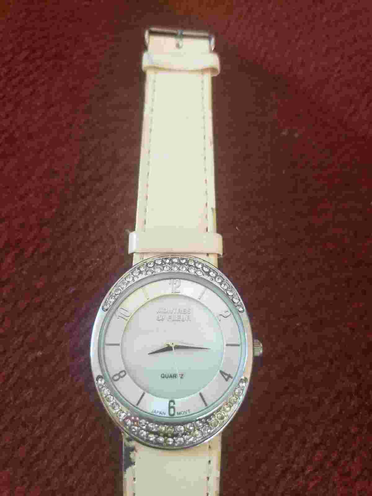 Ladies Montres De Fleur Women's wristwatch Japan Movt 333356. Quartz.