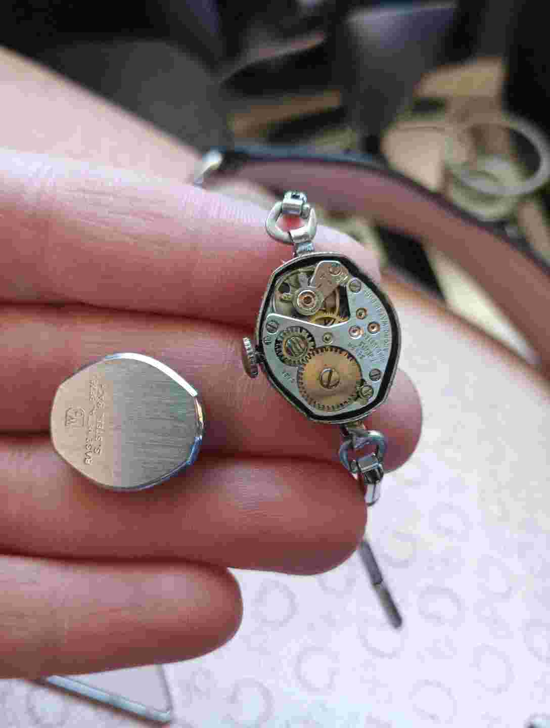 7 Jewels Swiss Accord Vintage Women's Watch
