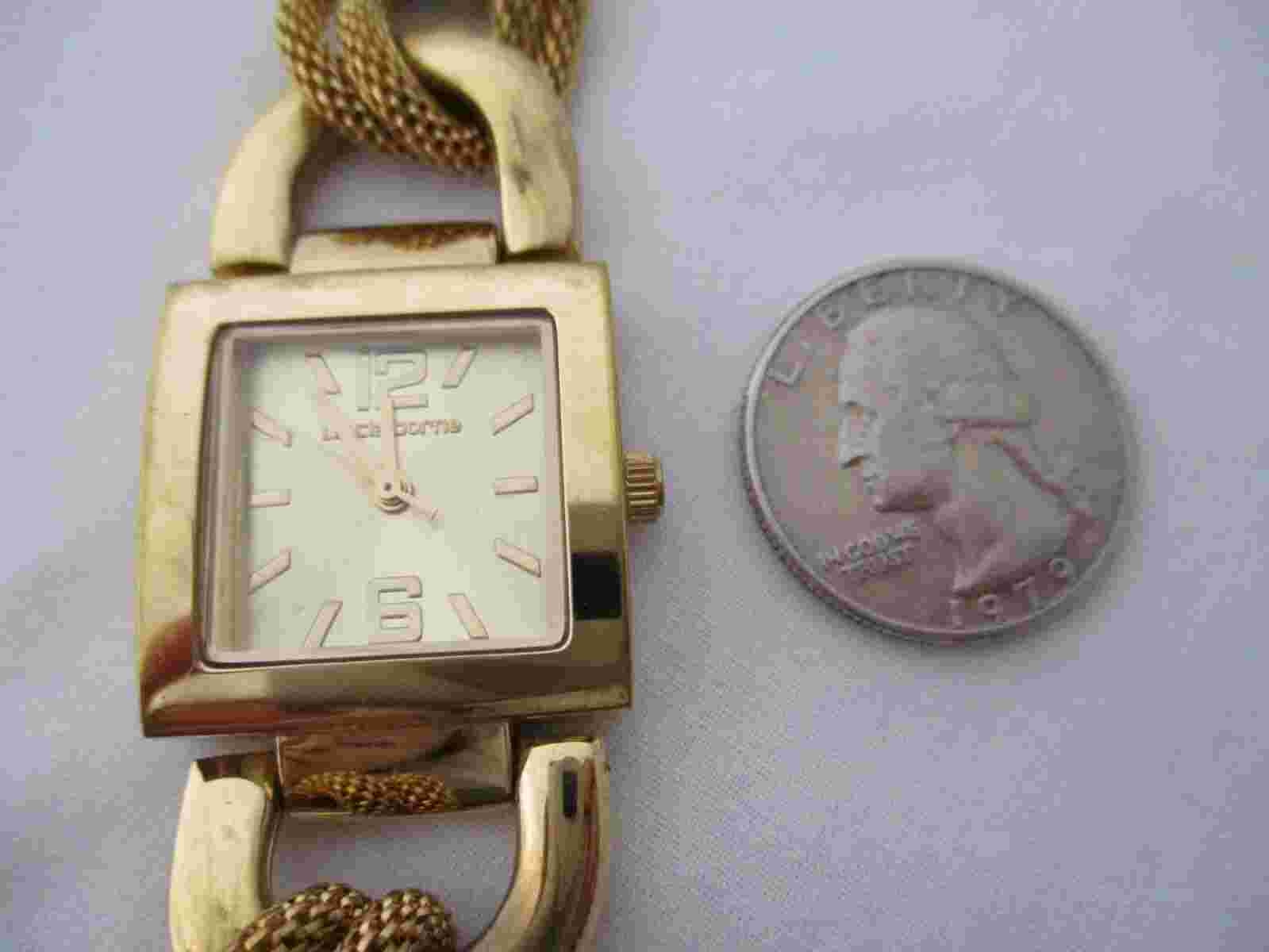Liz Claiborne Ladies Gold Toned Watch Analog Bracelet Band