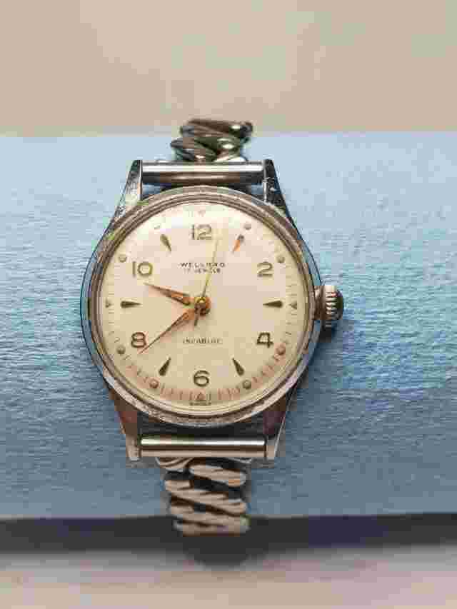 WELSBRO 17J WATCH RUNS FOR RESTORATION OR PARTS