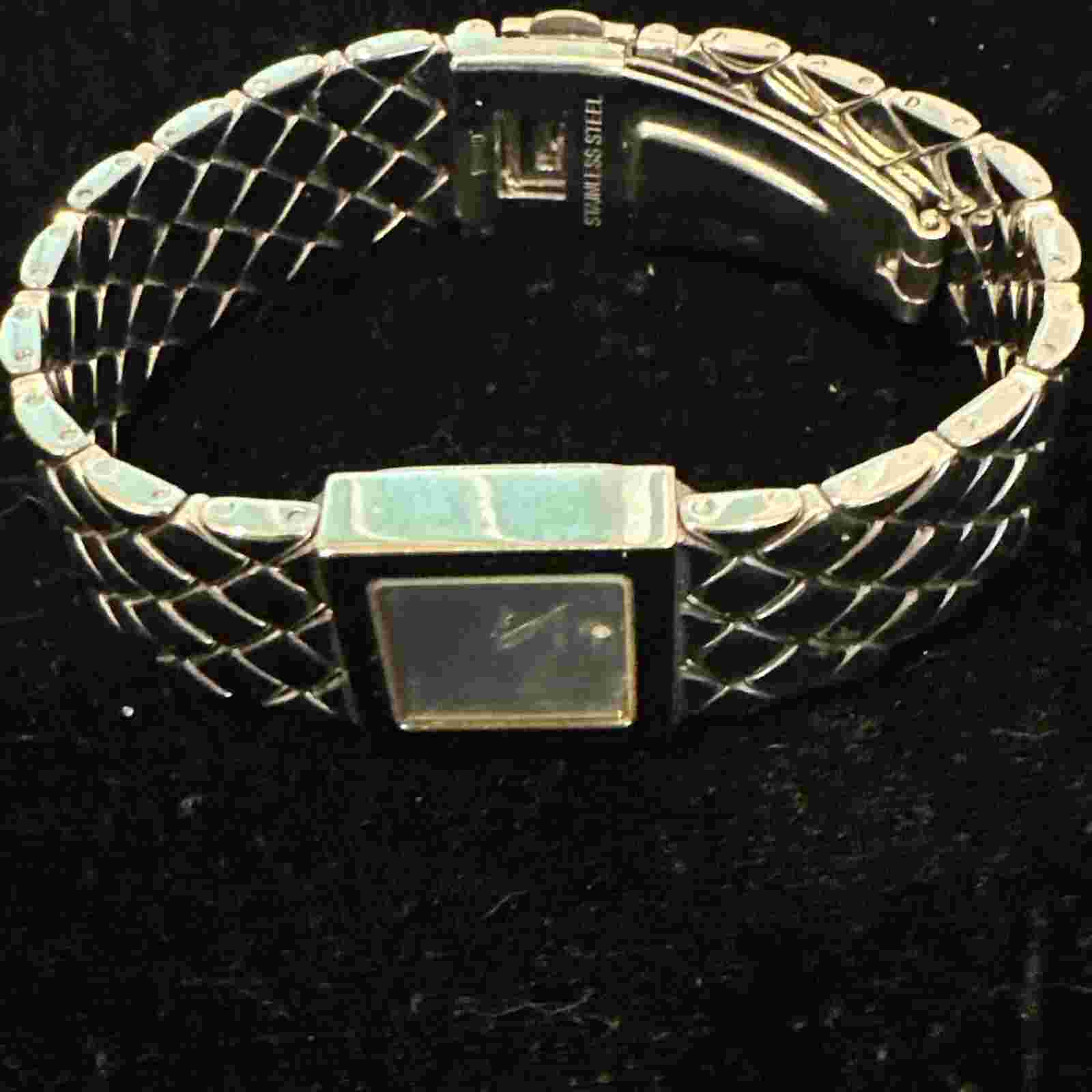 Jones Wear Womens Watch Needs Battery