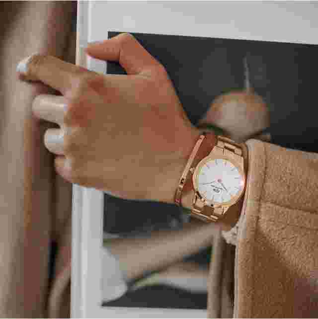 Daniel Wellington DW Watch Men's Iconic Link 40mm DW00100343 Gold