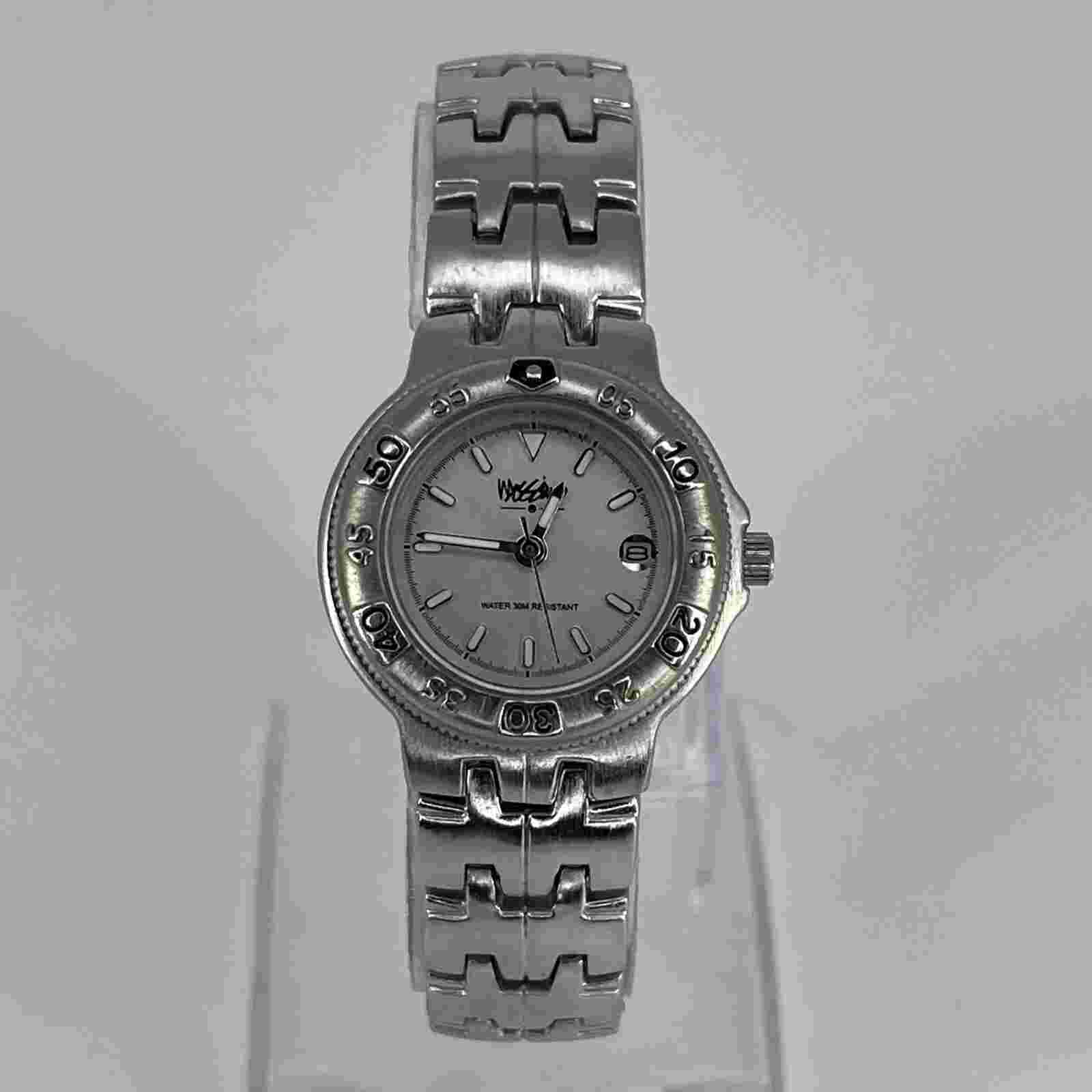 MOSSIMO Women's Watch Silver Tone Stainless Steel 28mm Date MM90107 NEW BATTERY