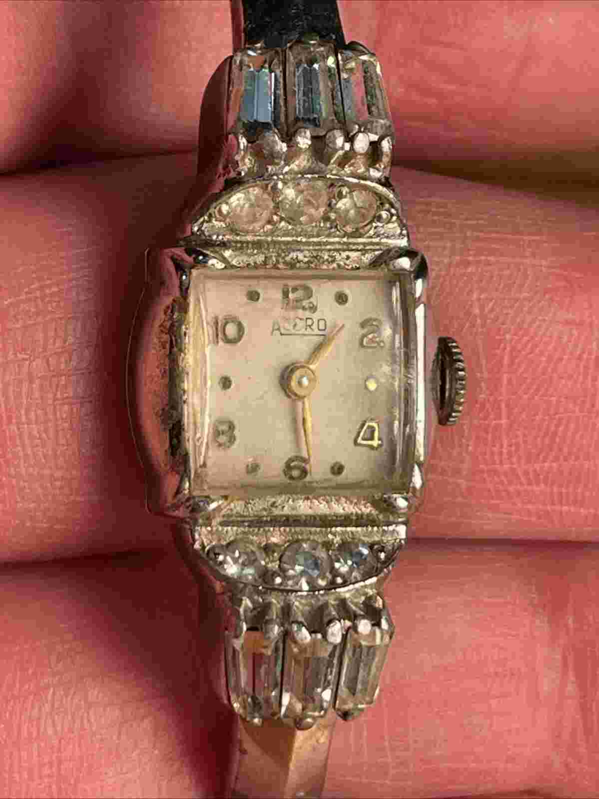 Vintage Accro Women’s Mechanical Wristwatch For Parts Or Repair