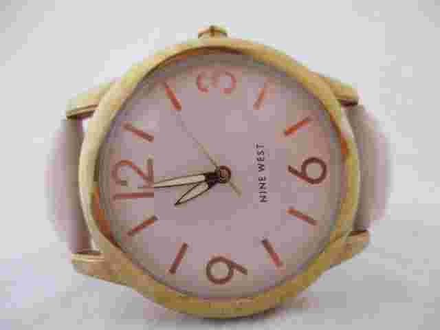 Nine West Women's Pink Buckle Band Analog Watch *Working*