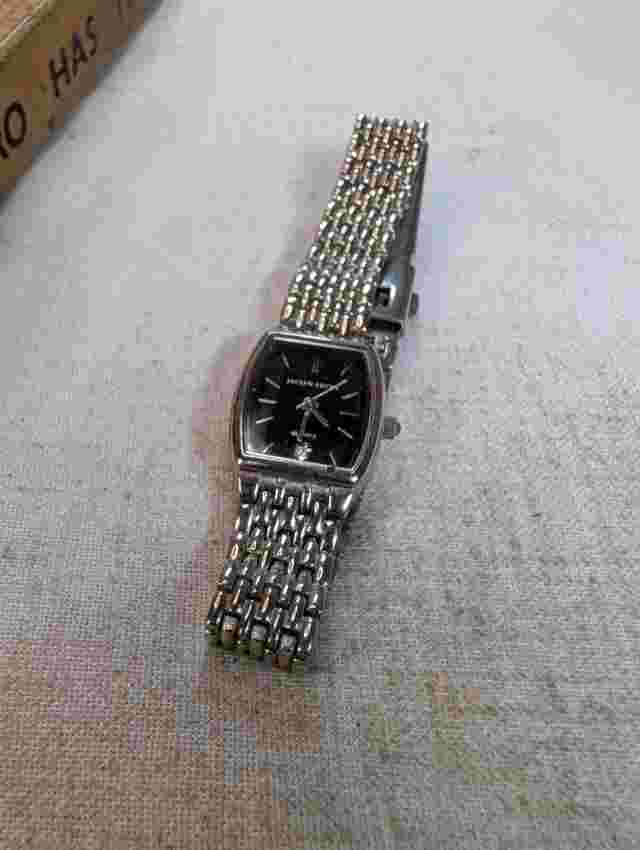 Ladies Jaclyn Smith Silver Tone Date Calendar Quartz Watch - New Battery