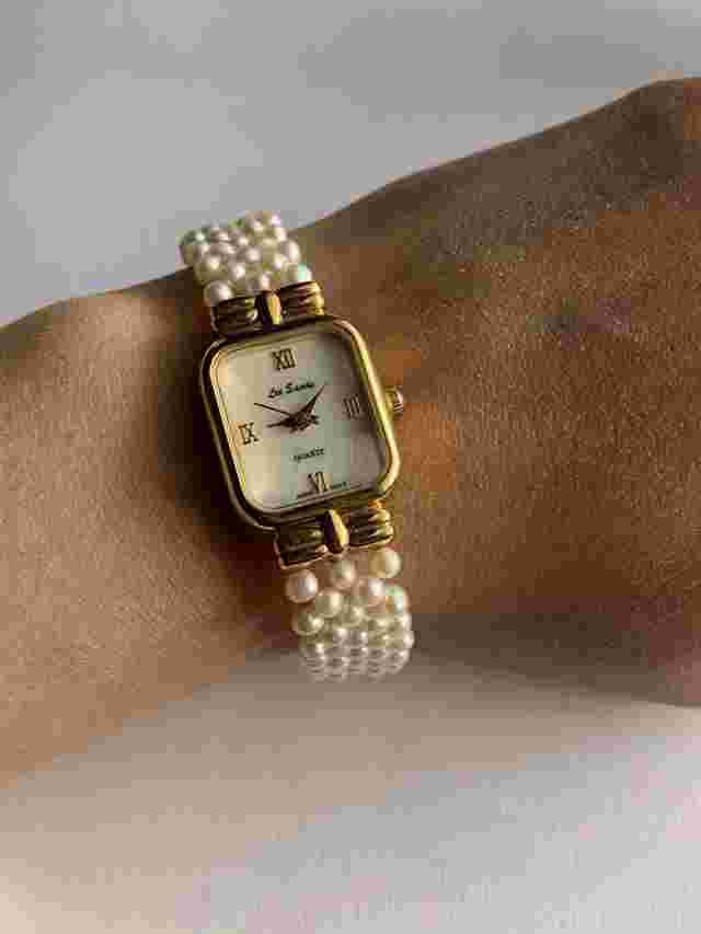 Lee Sands Dainty Gold tone pearls strands watch Untested