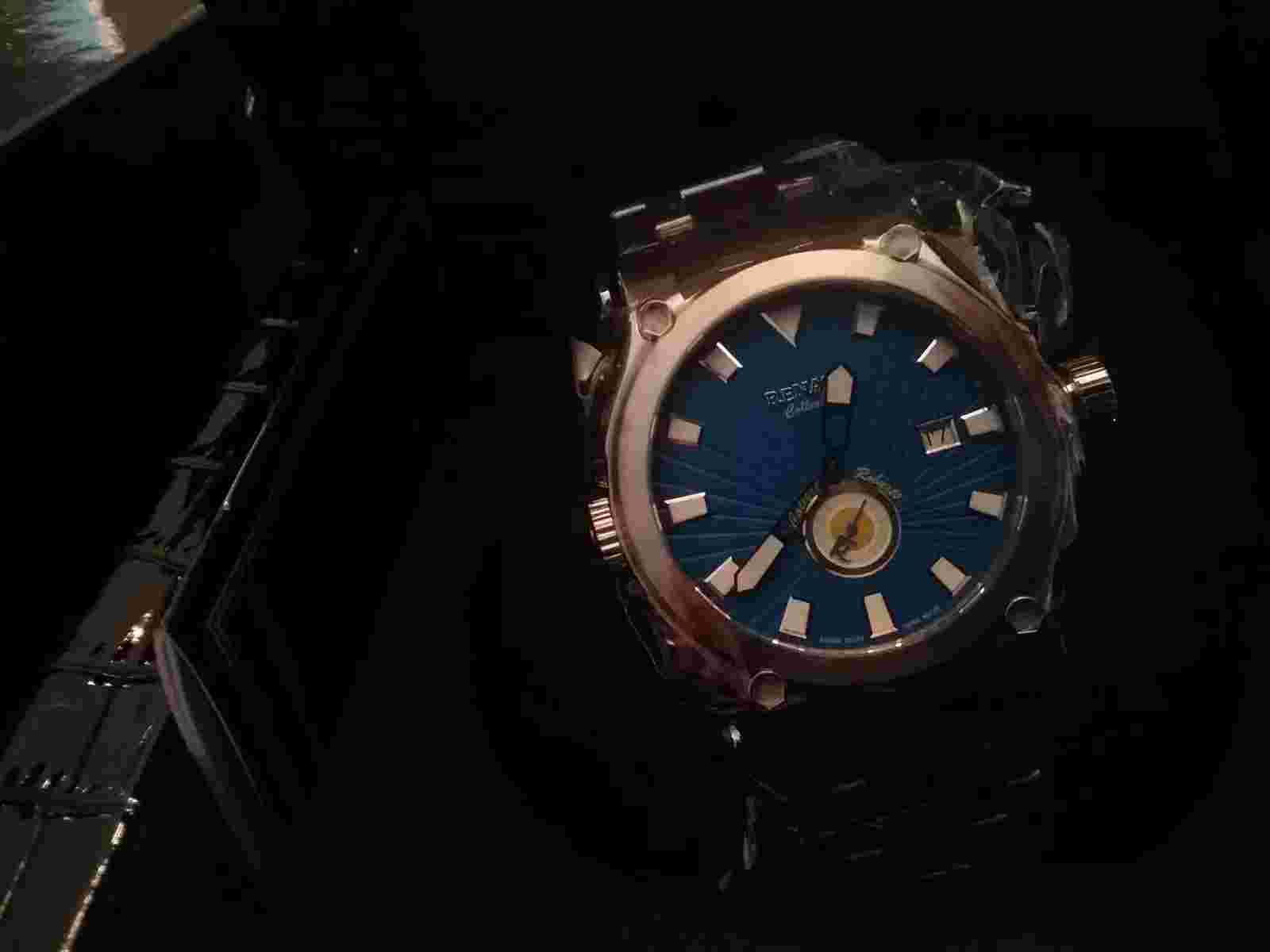 New vintage Model Renato Calibre Robusto / movement Quartz / Swiss blue face 9/1