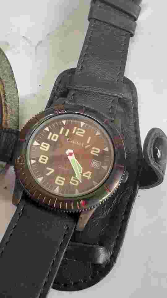 Cadet quartz 39 mm NOS watch no battery working
