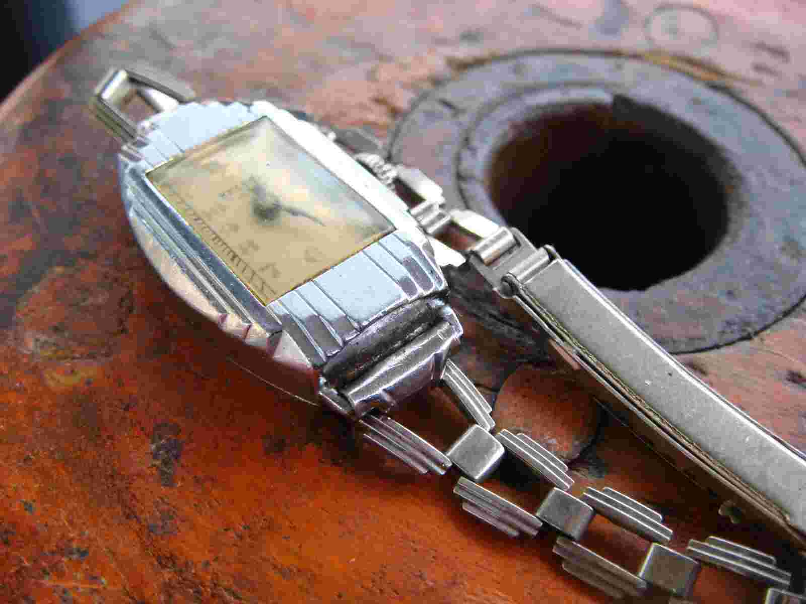 VINTAGE KELTON 7 JEWELS 12K GOLD FILLED LADIES WRISTWATCH