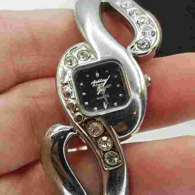 Ladies Ashley Princess Big Silvertone Bracelet Watch Needs Batt - Buy 3 Ship...