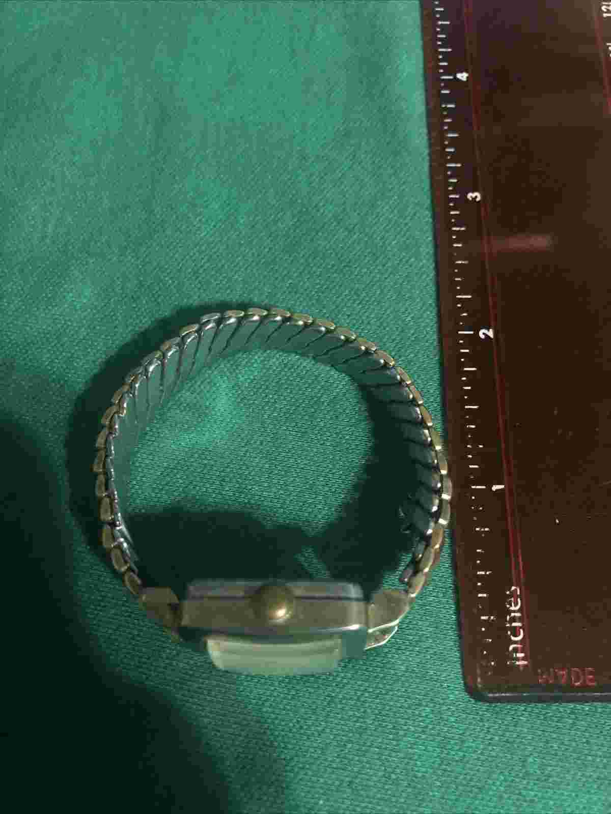 Vintage Suisse De Luxe Antimagnetic Wind-Up Watch (needs repair)