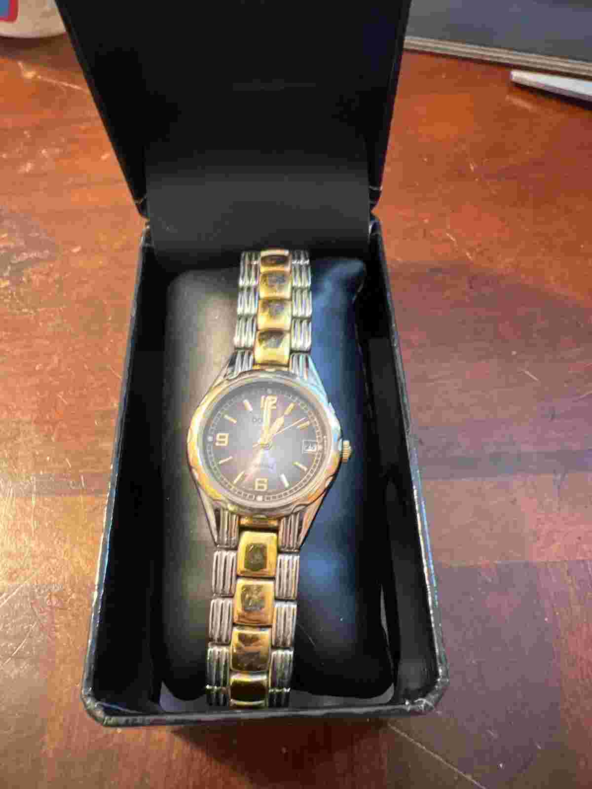 Vintage Dorset Ladies Quartz Two Tone Date Watch, Pre-owned Works Great! VG Cond