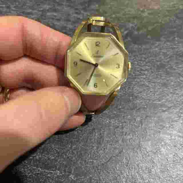 Vintage Ladies Lausanne Automatic Gold Tone Bracelet Watch