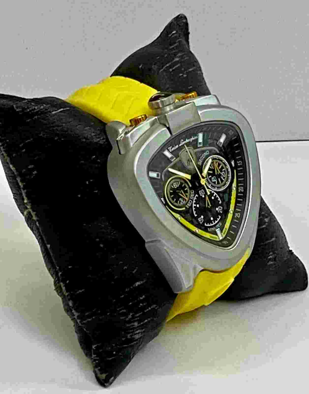 Beautiful Lamborghini Black Dial Chronogaph Quartz Date Indictor Man Wrist Watch