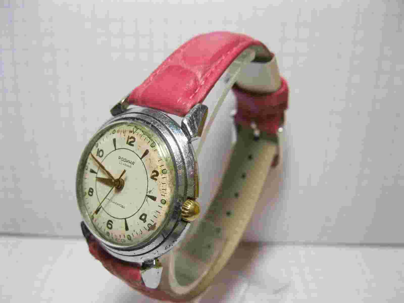 Wristwatches  Rodina 1mchz im Kirov avtomatic